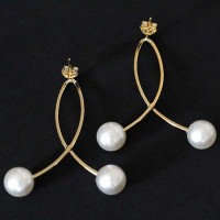 Semi pendiente de la joyera de perlas chapado en oro