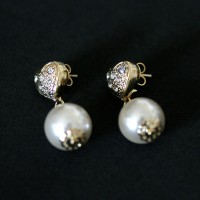 Pendiente plateado oro de la joyera Corazn Secreto Semi con Perla y diamantes de imitacin