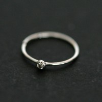 Piercing Nose Ring in 18K White Gold with 01 stone Zirconia